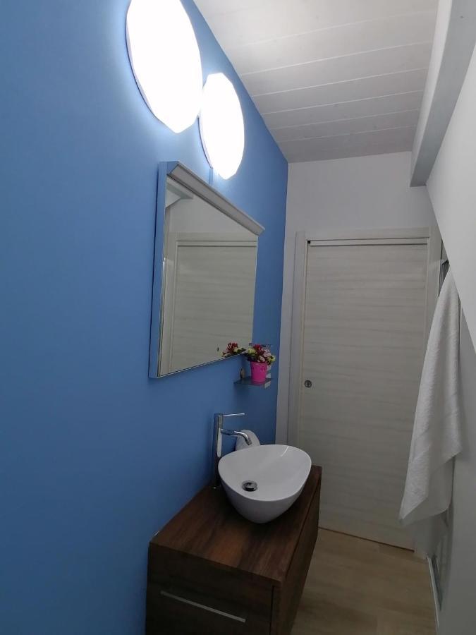 Retroscena Apartment In Centro チヴィタノーヴァ・マルケ エクステリア 写真
