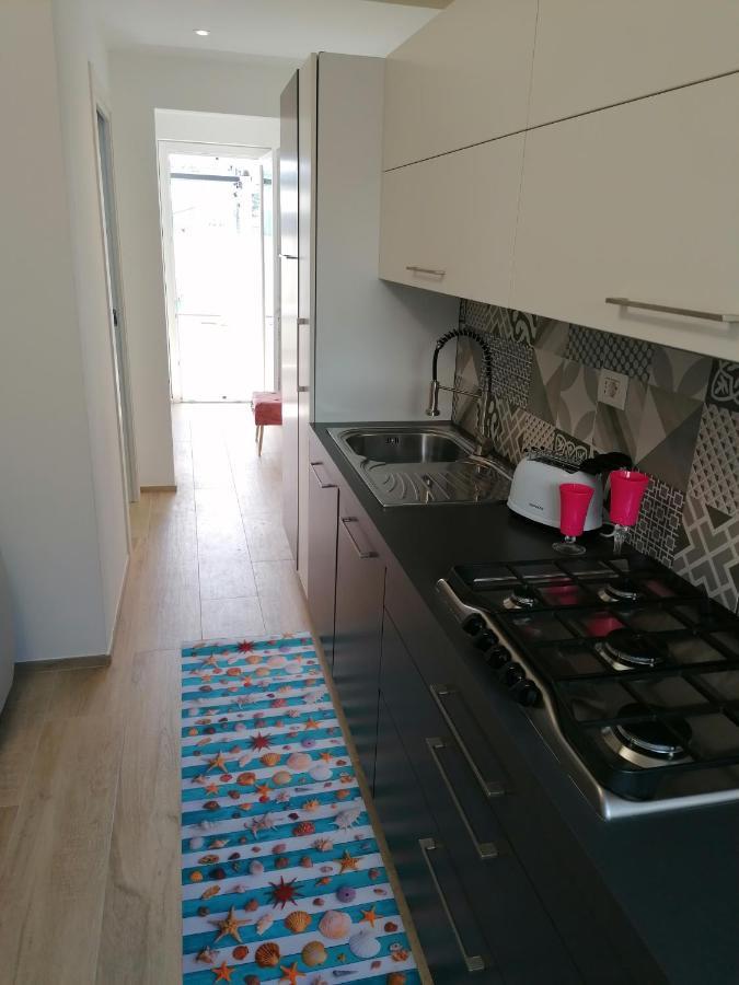 Retroscena Apartment In Centro チヴィタノーヴァ・マルケ エクステリア 写真