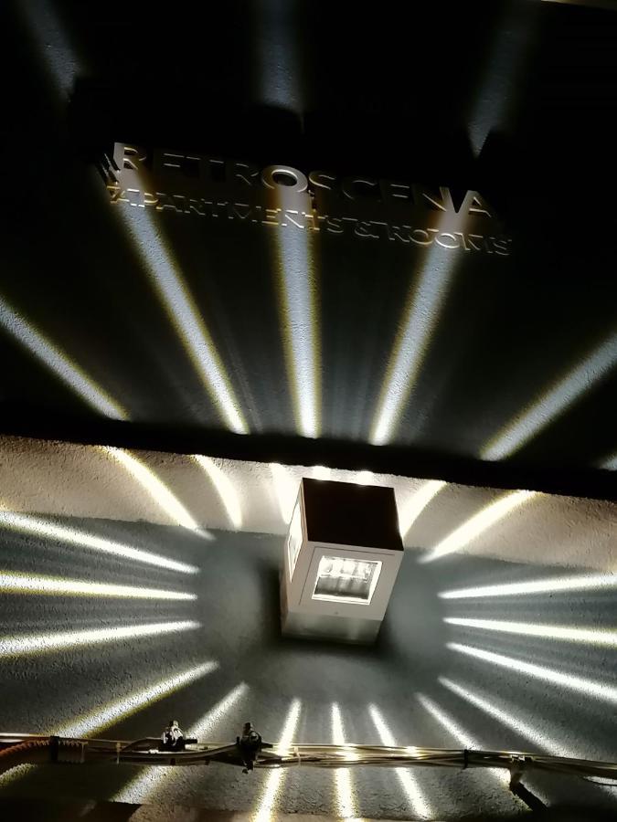 Retroscena Apartment In Centro チヴィタノーヴァ・マルケ エクステリア 写真