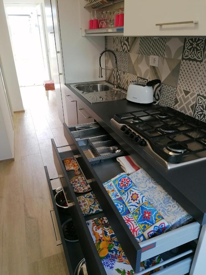 Retroscena Apartment In Centro チヴィタノーヴァ・マルケ エクステリア 写真