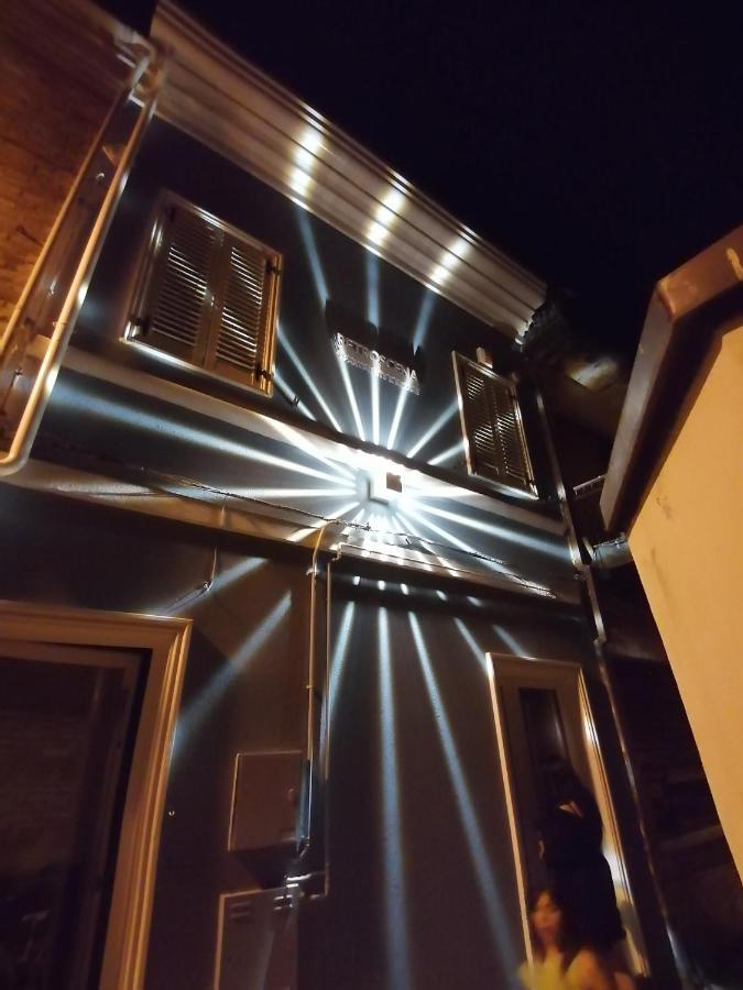 Retroscena Apartment In Centro チヴィタノーヴァ・マルケ エクステリア 写真