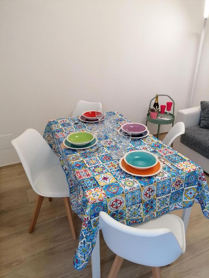 Retroscena Apartment In Centro チヴィタノーヴァ・マルケ エクステリア 写真
