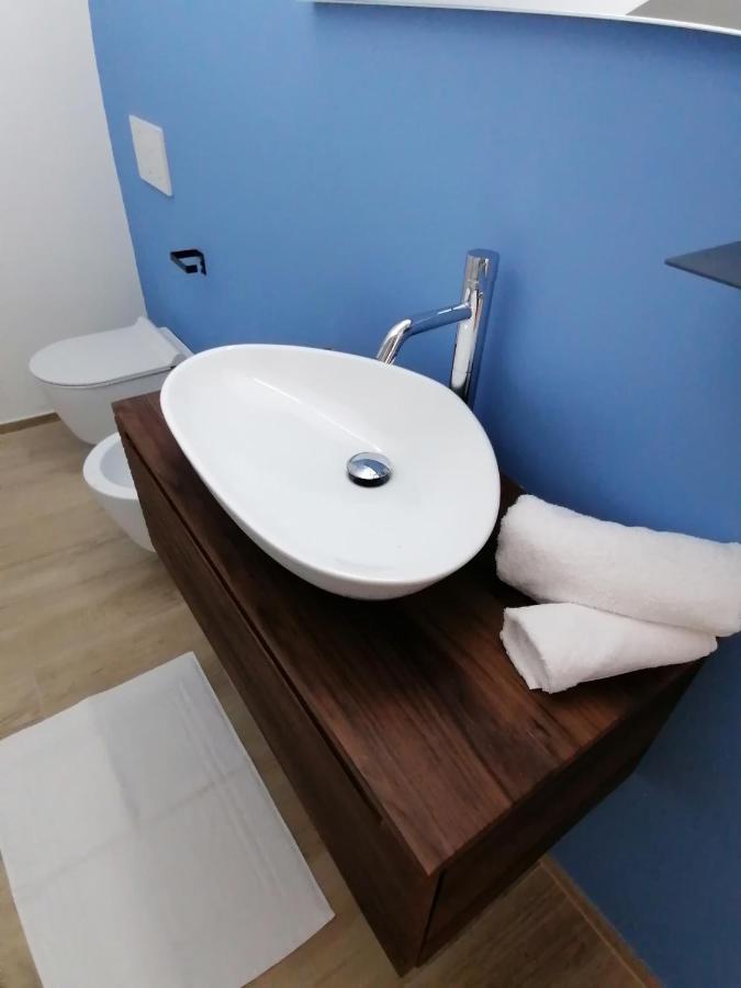 Retroscena Apartment In Centro チヴィタノーヴァ・マルケ エクステリア 写真